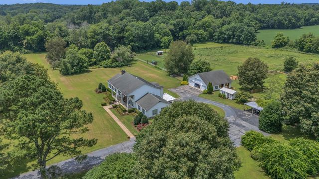 2600 Clanton Rd, Lawrenceburg, TN 38464