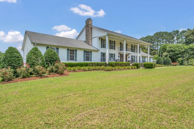2600 Clanton Rd, Lawrenceburg, TN 38464
