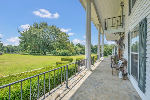 2600 Clanton Rd, Lawrenceburg, TN 38464