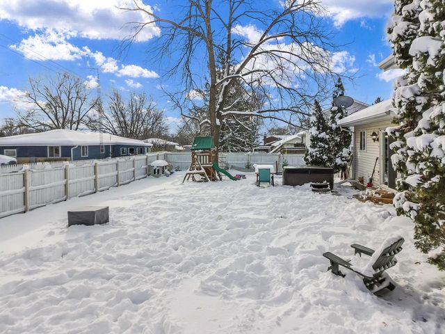 N7686 Rendell DRIVE, Elkhorn, WI 53121