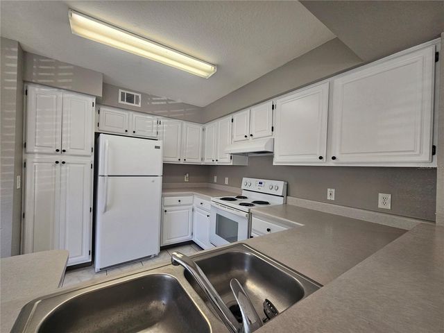 13838 FAIRWAY ISLAND DRIVE 1418, Orlando, FL 32837