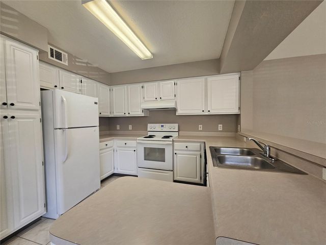 13838 FAIRWAY ISLAND DRIVE 1418, Orlando, FL 32837