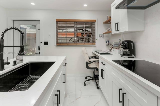 2200 Monroe St 12, Hollywood, FL 33020