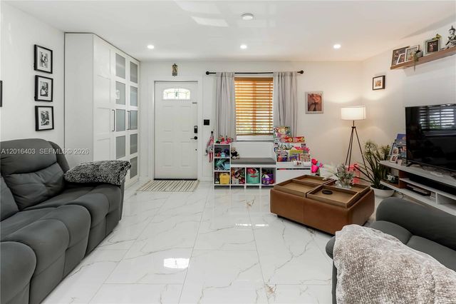 2200 Monroe St 12, Hollywood, FL 33020
