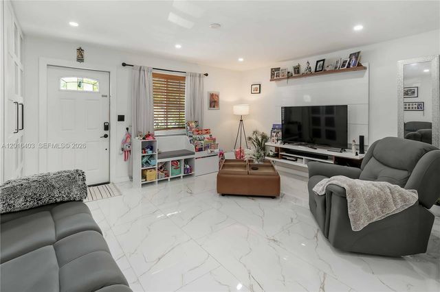2200 Monroe St 12, Hollywood, FL 33020