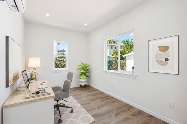 5542 Harvey Ave, Oakland, CA 94621