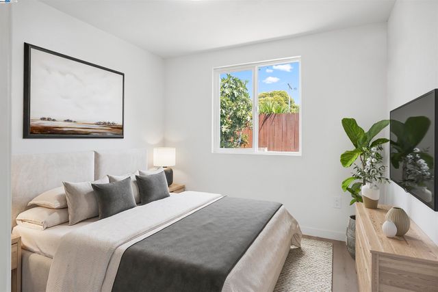 5542 Harvey Ave, Oakland, CA 94621