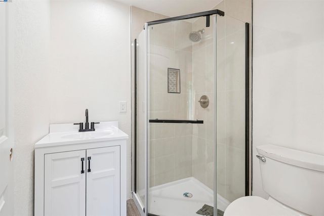 5542 Harvey Ave, Oakland, CA 94621