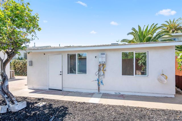 5542 Harvey Ave, Oakland, CA 94621