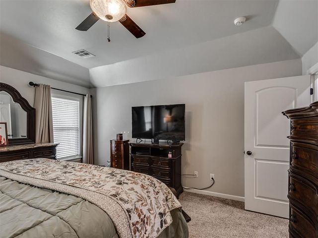 2416 Creek Side Circle, Moore, OK 73160