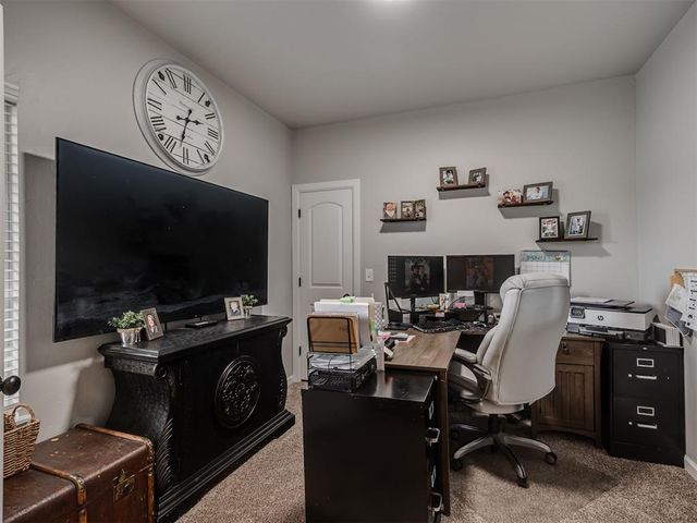 2416 Creek Side Circle, Moore, OK 73160