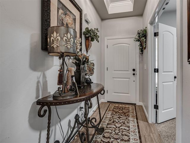 2416 Creek Side Circle, Moore, OK 73160