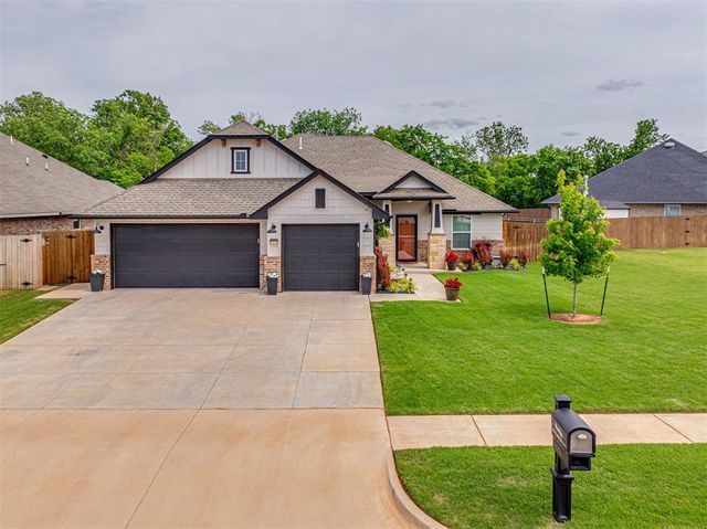 2416 Creek Side Circle, Moore, OK 73160