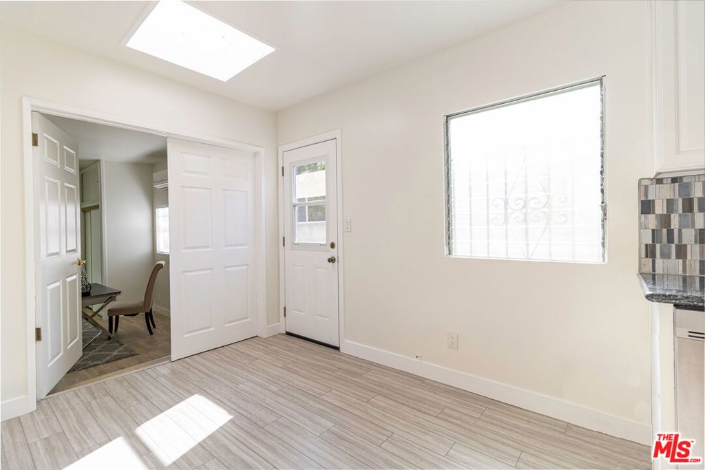 Image 11 of property listing at 8932 Olin Street, Los Angeles, CA 90034