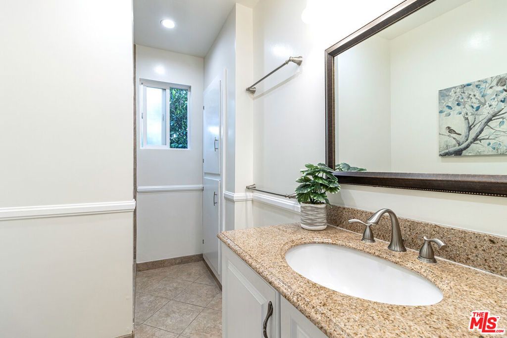 Image 21 of property listing at 8932 Olin Street, Los Angeles, CA 90034