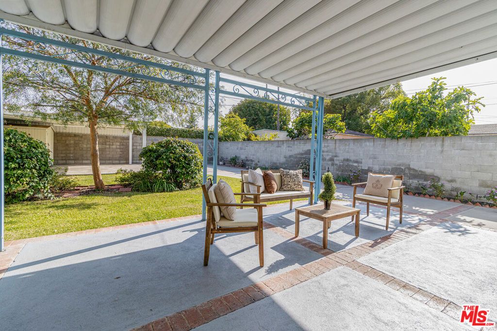 Image 23 of property listing at 8932 Olin Street, Los Angeles, CA 90034