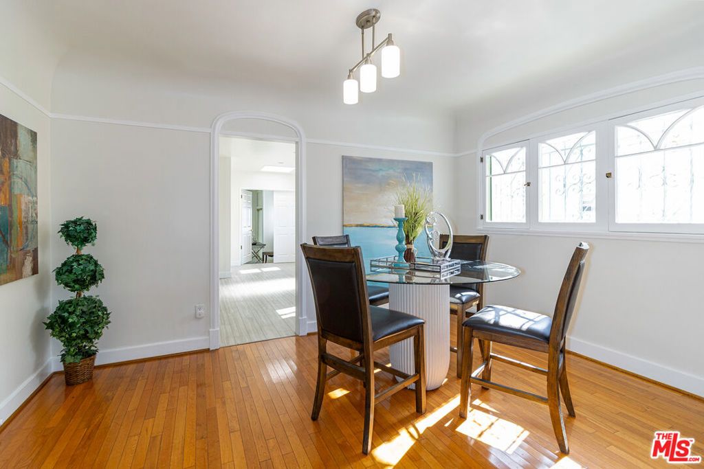 Image 4 of property listing at 8932 Olin Street, Los Angeles, CA 90034