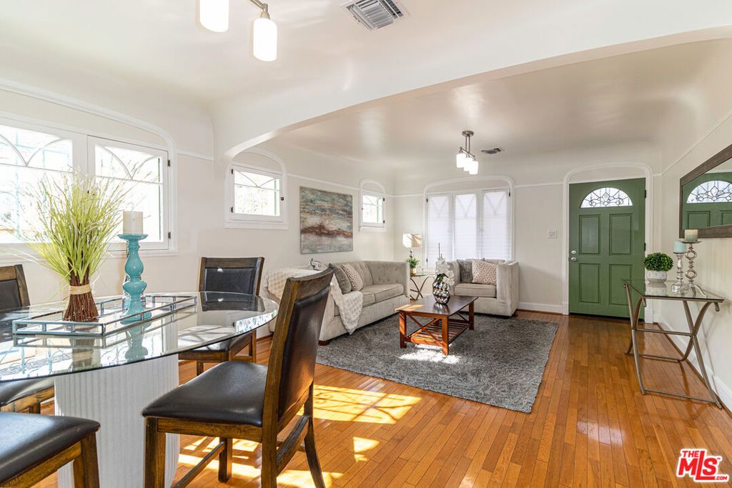 Image 6 of property listing at 8932 Olin Street, Los Angeles, CA 90034