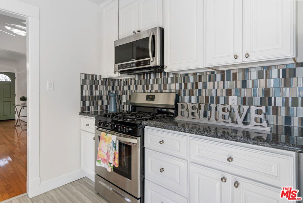 Image 8 of property listing at 8932 Olin Street, Los Angeles, CA 90034