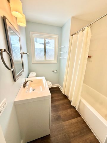 360 W Fremont Avenue, Elmhurst, IL 60126