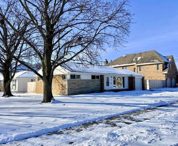 360 W Fremont Avenue, Elmhurst, IL 60126