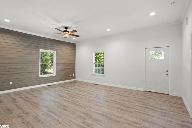 44 4th Avenue, Greenville, SC 29611