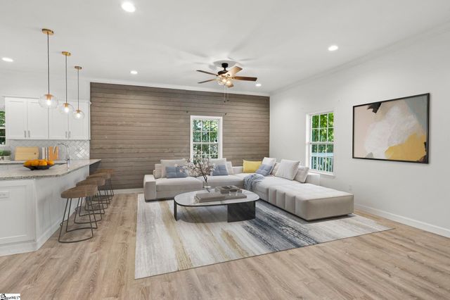 44 4th Avenue, Greenville, SC 29611