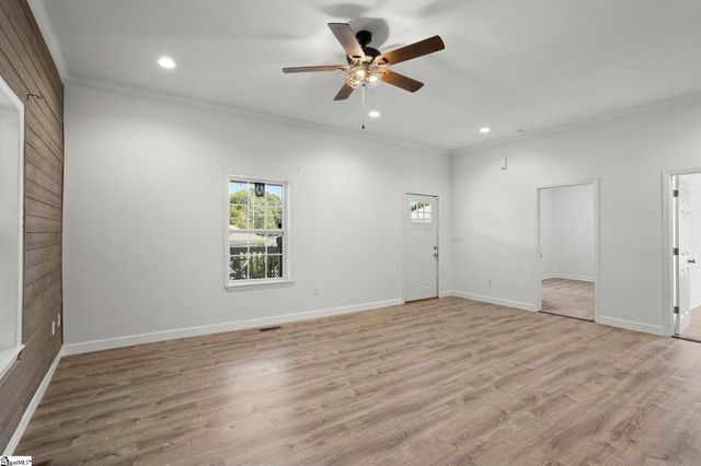 44 4th Avenue, Greenville, SC 29611