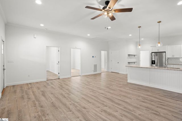 44 4th Avenue, Greenville, SC 29611