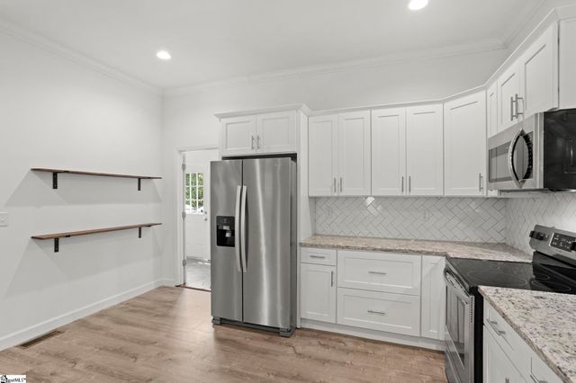 44 4th Avenue, Greenville, SC 29611