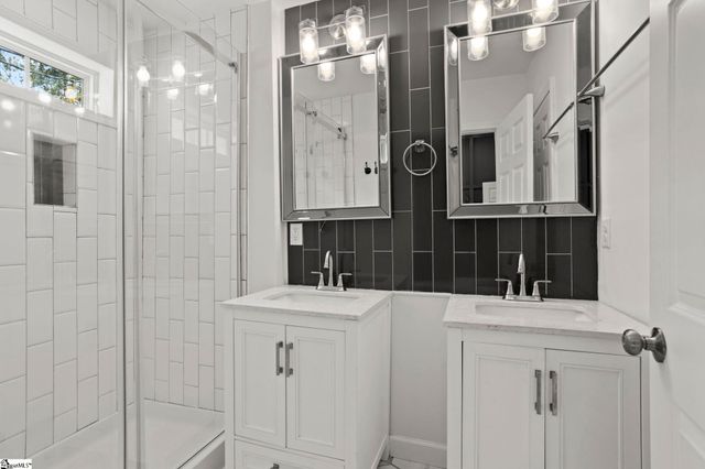 44 4th Avenue, Greenville, SC 29611
