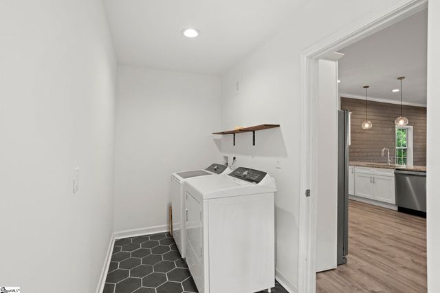44 4th Avenue, Greenville, SC 29611