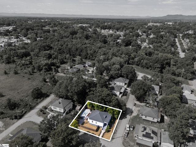 44 4th Avenue, Greenville, SC 29611