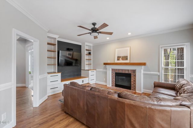 4129 Mittglen Lane, Cary, NC 27518