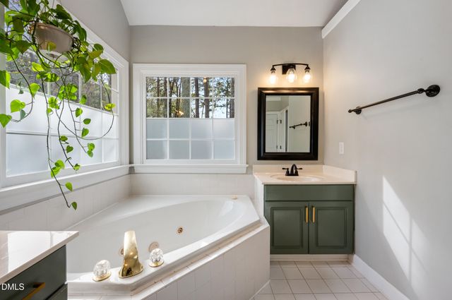 4129 Mittglen Lane, Cary, NC 27518