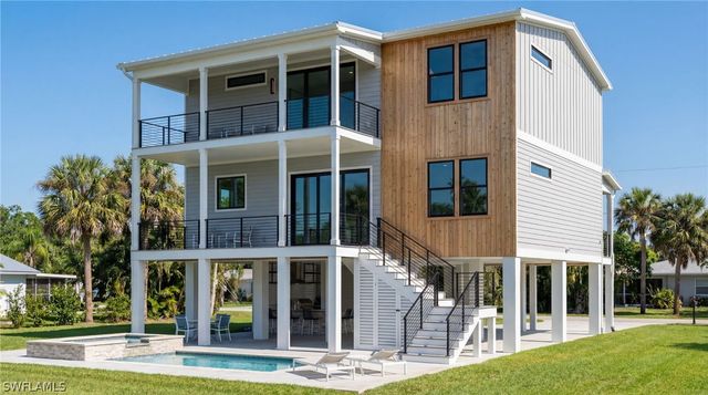 140 Jefferson ST, Bonita Springs, FL 33931