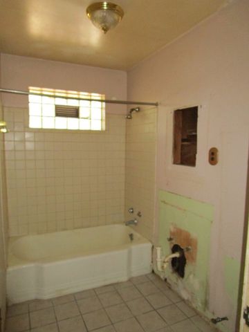 126 N 3rd Avenue, Villa Park, IL 60181