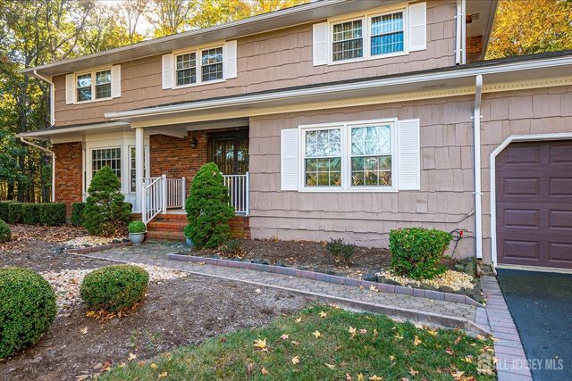 8 Woodmere Road, North Brunswick, NJ 08902