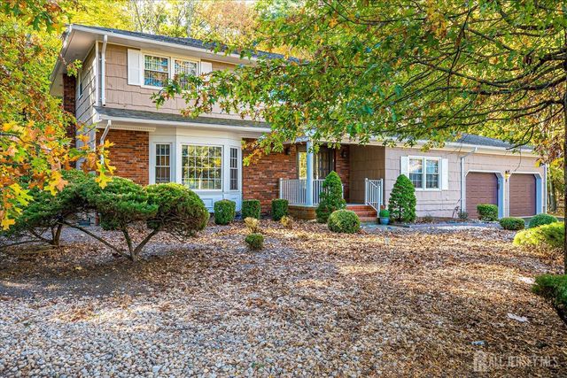 8 Woodmere Road, North Brunswick, NJ 08902