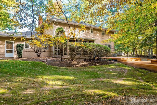 8 Woodmere Road, North Brunswick, NJ 08902