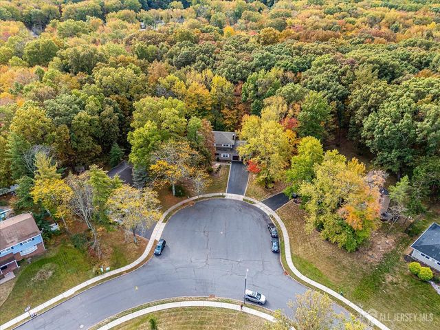 8 Woodmere Road, North Brunswick, NJ 08902