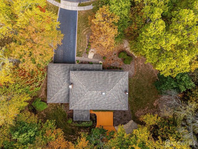 8 Woodmere Road, North Brunswick, NJ 08902