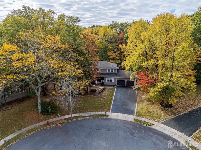 8 Woodmere Road, North Brunswick, NJ 08902