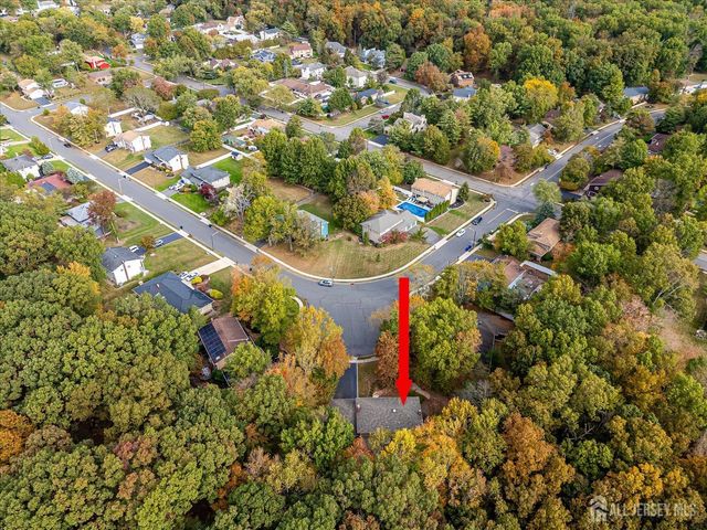 8 Woodmere Road, North Brunswick, NJ 08902