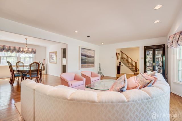 8 Woodmere Road, North Brunswick, NJ 08902