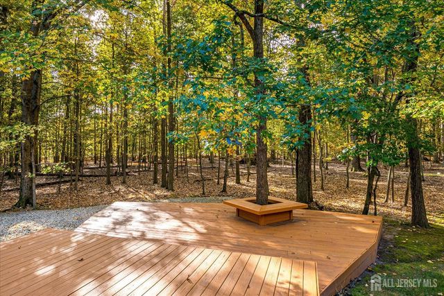 8 Woodmere Road, North Brunswick, NJ 08902