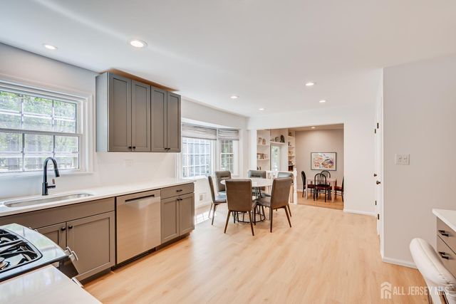 8 Woodmere Road, North Brunswick, NJ 08902