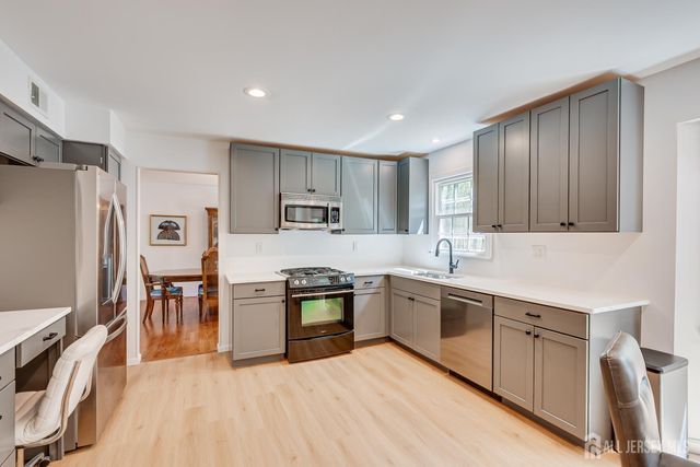 8 Woodmere Road, North Brunswick, NJ 08902