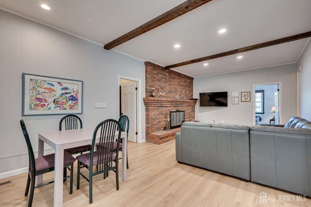 8 Woodmere Road, North Brunswick, NJ 08902