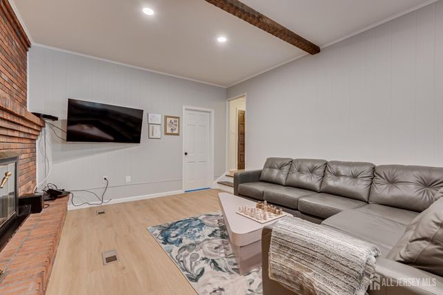 8 Woodmere Road, North Brunswick, NJ 08902